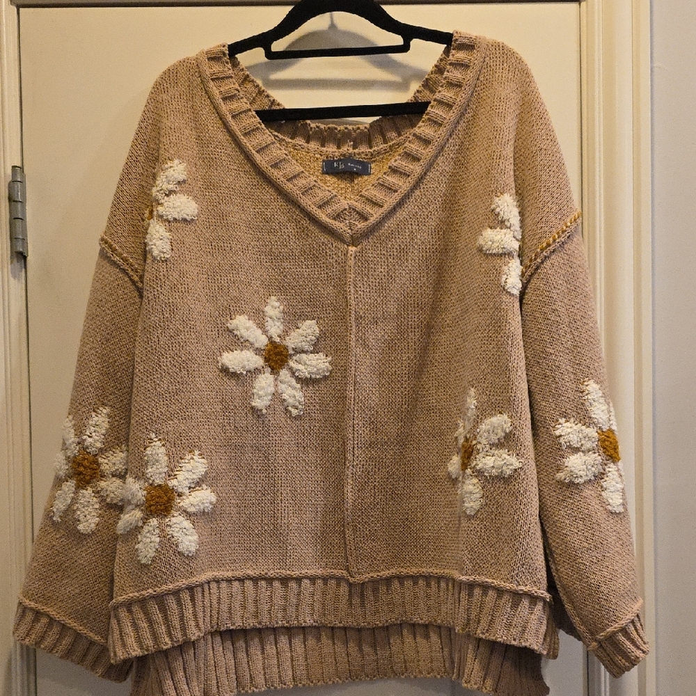 Floral V-Neck Sweater - Tan